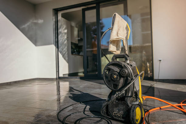 Best Driveway Pressure Washing  in Geneva, FL